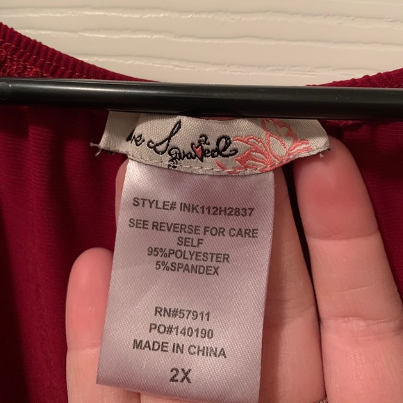 Woman’s plus size red dress - Picture 4 of 4